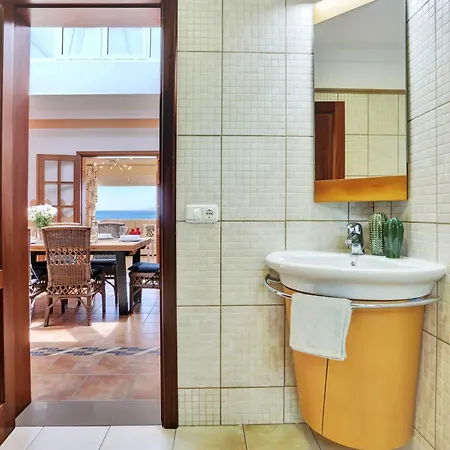 Casa Elena Playa Blanca