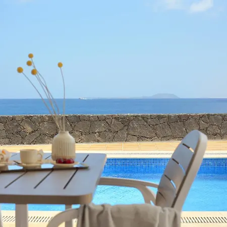 Villa Casa Elena Playa Blanca